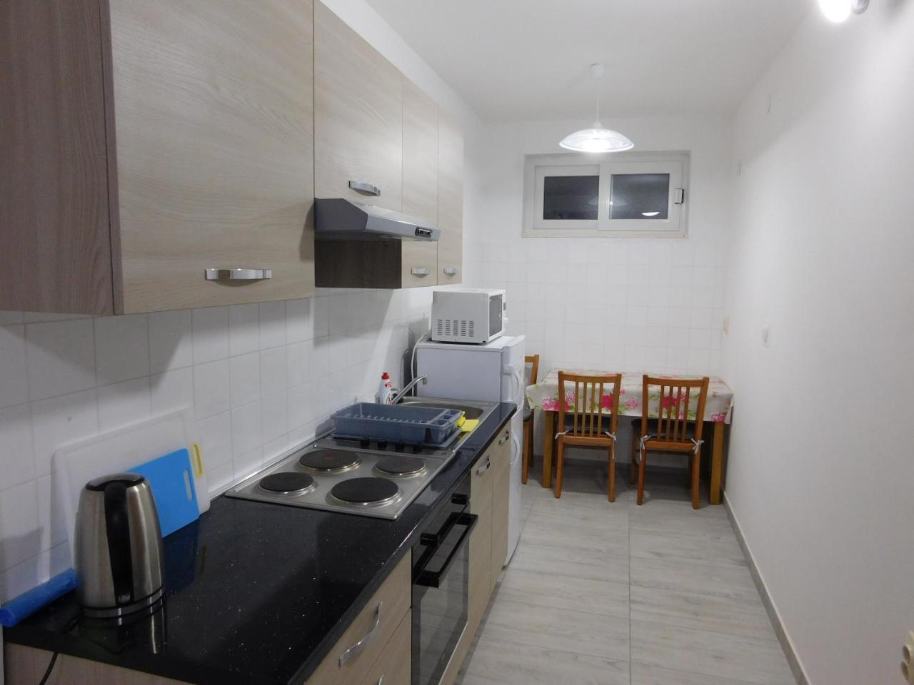 Apartments Leo Janjina エクステリア 写真