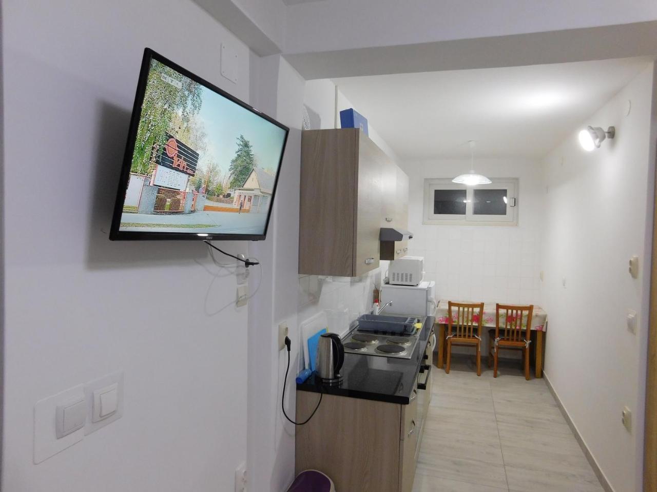 Apartments Leo Janjina エクステリア 写真